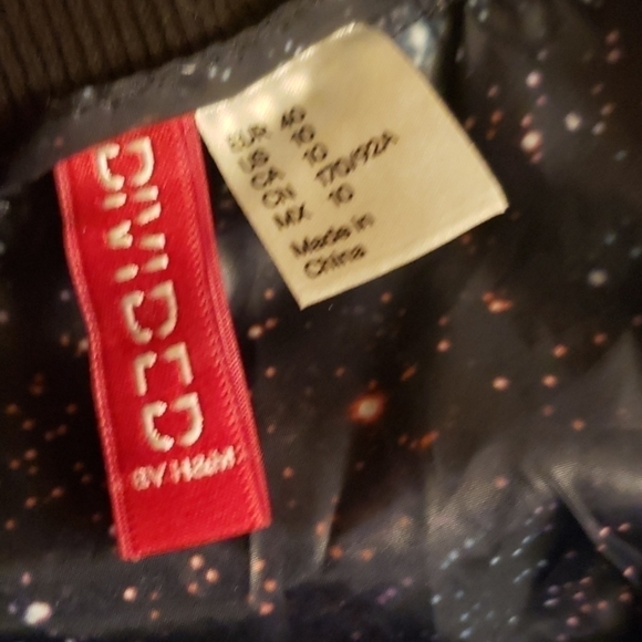 𝅺H & M galaxy  jacket  size 10 - Picture 4 of 12